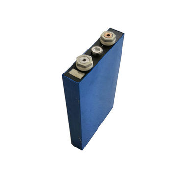 Batteria LFP da 3,2 V con 2000 cicli e design prismatico per sistemi EV e solari