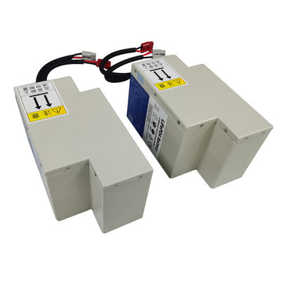 Batteria LiFePO4 impermeabile da 48V 50Ah per carrello elevatore AGV, camper, trattore, sistema solare